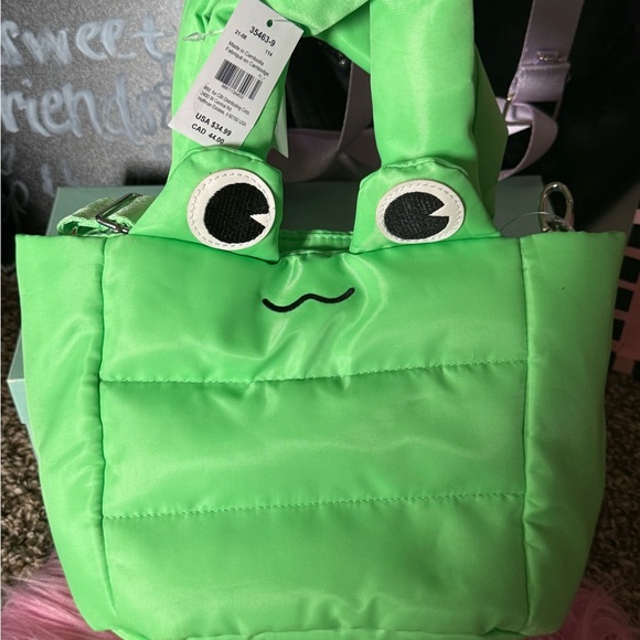 Girls frog bag giftable RARE new with tags SOLD OUT
(🤑 Get 5 items for $30) - Picture 3 of 6